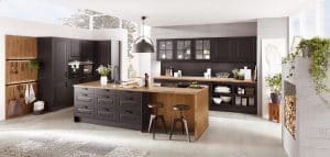 Zwarte keuken inspiratie: zwarte landelijke keuken met keukeneiland Nobilia Sylt 851 lak mat 