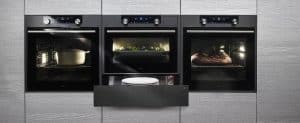 Zwarte keuken inspiratie: Zwarte oven, Atag Matrix Black Steel oven, stoomoven, magnetron en warmhoudlade