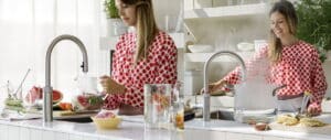 Foto: Quooker Flex met Cube RVS in witte moderne keuken Quooker Flex met Cube RVS in witte moderne keuken