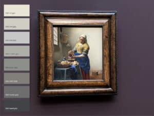 8 Sikkens RIJKS grijs kleuren & schilderij Het Melkmeisje van Vermeer tegen een Sikkens RIJKS zwart/grijs wand tijdens Vermeer tentoonstelling 2023 in het Rijksmuseum, Amsterdam