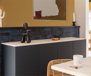 Foto: Achterwand keuken tegels donkerblauw mozaïek - KeukenCoach keuken Londen