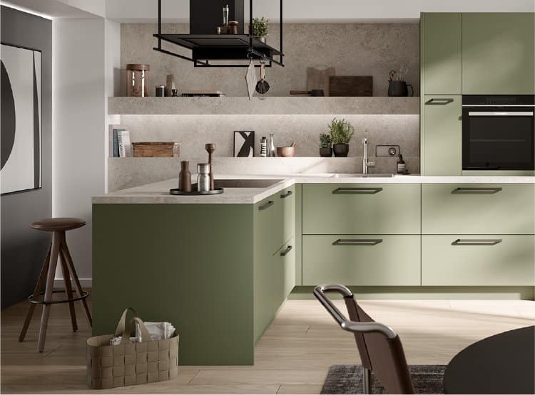 Kleine L-keuken met bar, hoge kast en wandplanken van Häcker - Kleine keuken olijf groen met licht granietlook achterwand en wandplanken