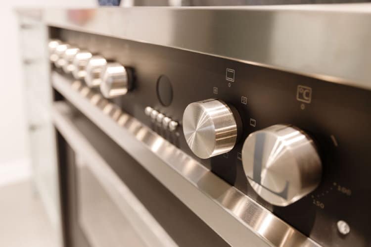 Lancellotti inductiefornuis 90 cm RVS bedieningsknoppen