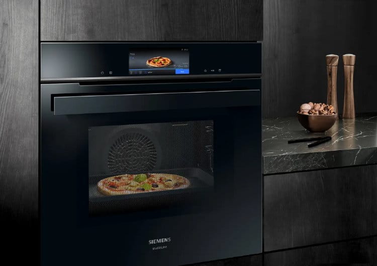 Pizza bakken in Siemens iQ700 oven met stoomfunctie - gerecht herkenning met AI