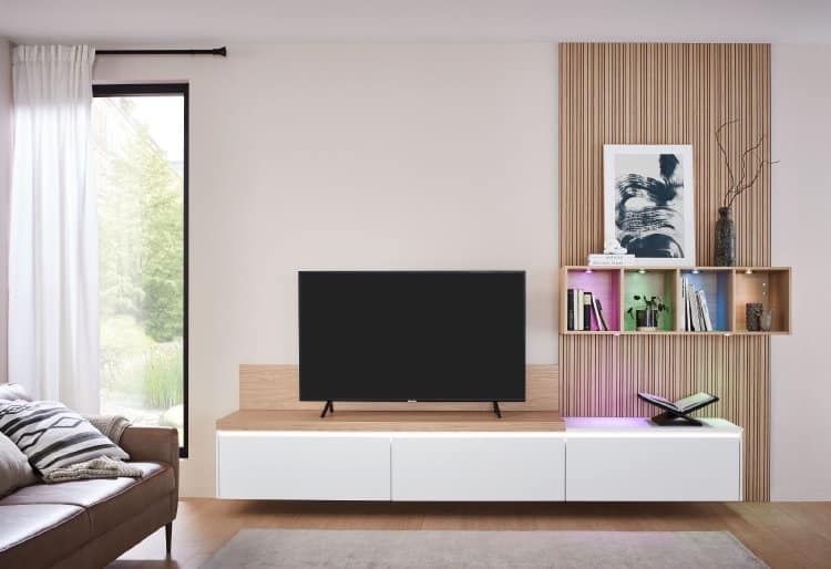 Philips Hue inbouwspots keuken in open kastjes & TV meubel van Nobilia