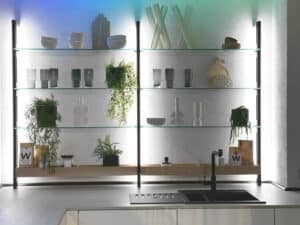 Philips Hue keuken verlichting bij wandrek in Nobilia keuken
