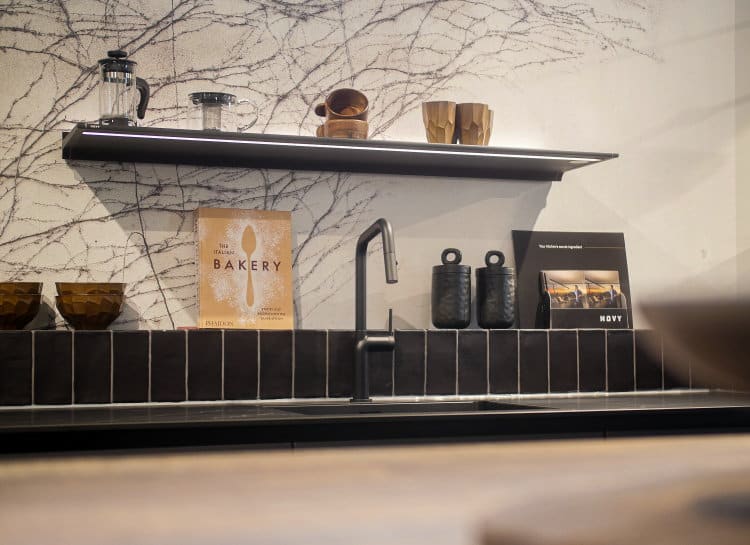 Slimme keukenverlichting 2026 NOVY Shelf wandplank lichtbediening met handgebaren