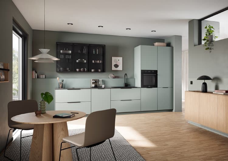 Duurzame en moderne keukenvloer bamboe licht houtkleur komt terug in het bijpassende keukendressoir